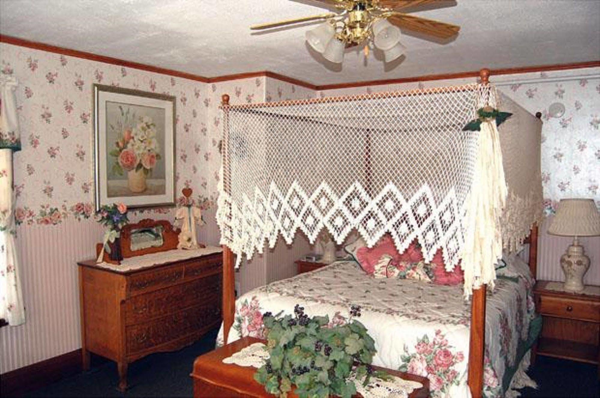 Atlantic Birches Inn B&B Old Orchard Beach Exterior photo